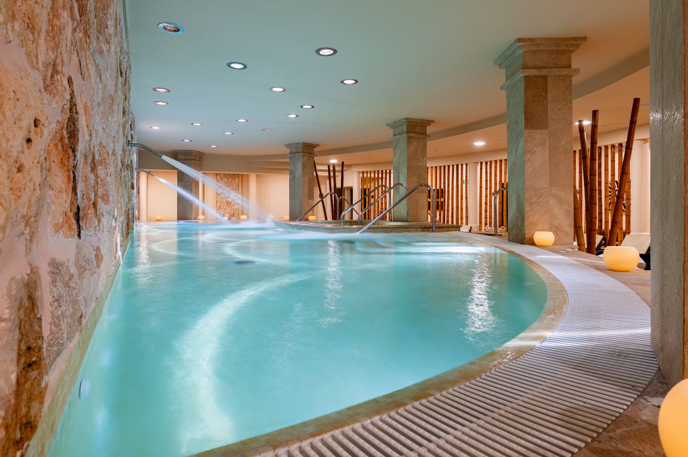 Piscine intérieure