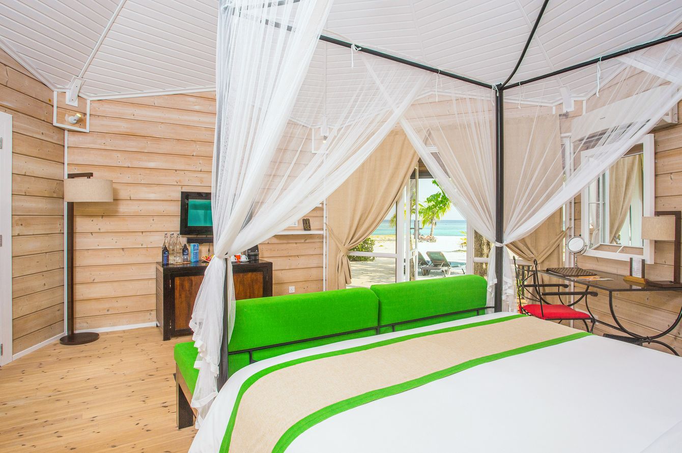 Jacuzzi Beach Villa