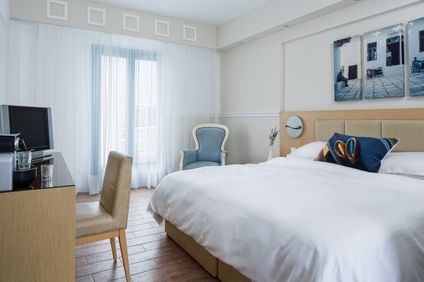 Doppelzimmer seitliche Meersicht