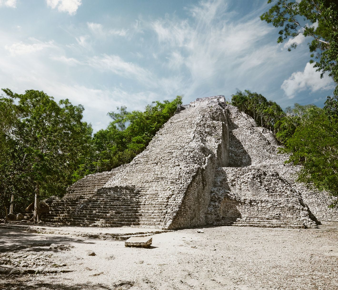 Die Stätte von Coba, die sich über 50 km im Herzen des Dschungels erstreckt, kann leicht mit dem Fahrrad erkundet werden.
