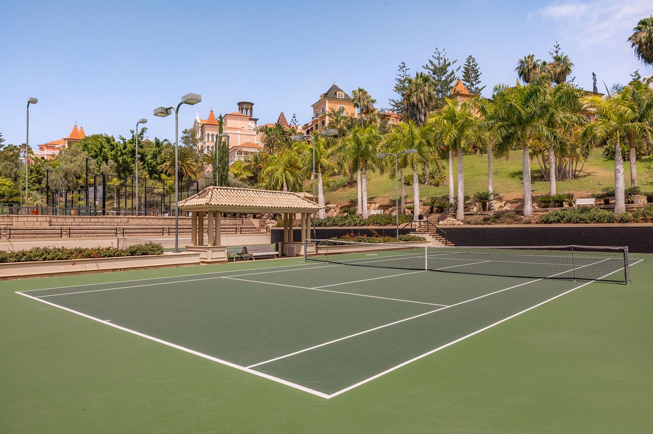 Tennis