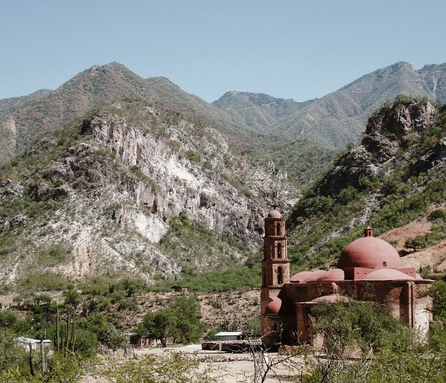 Geheimnisvolle Jesuitenkirche im Kupfer Canyon