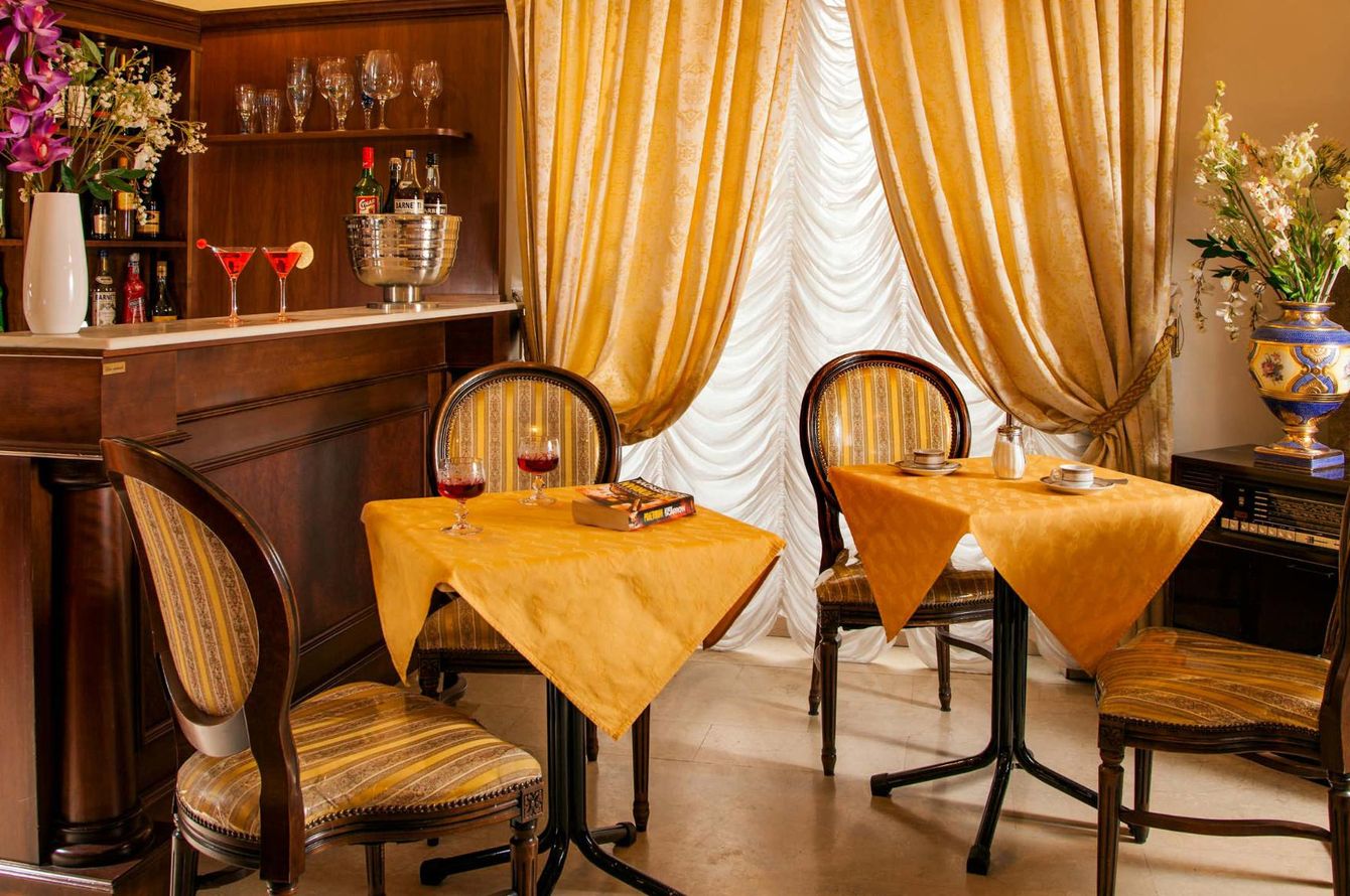 Bar