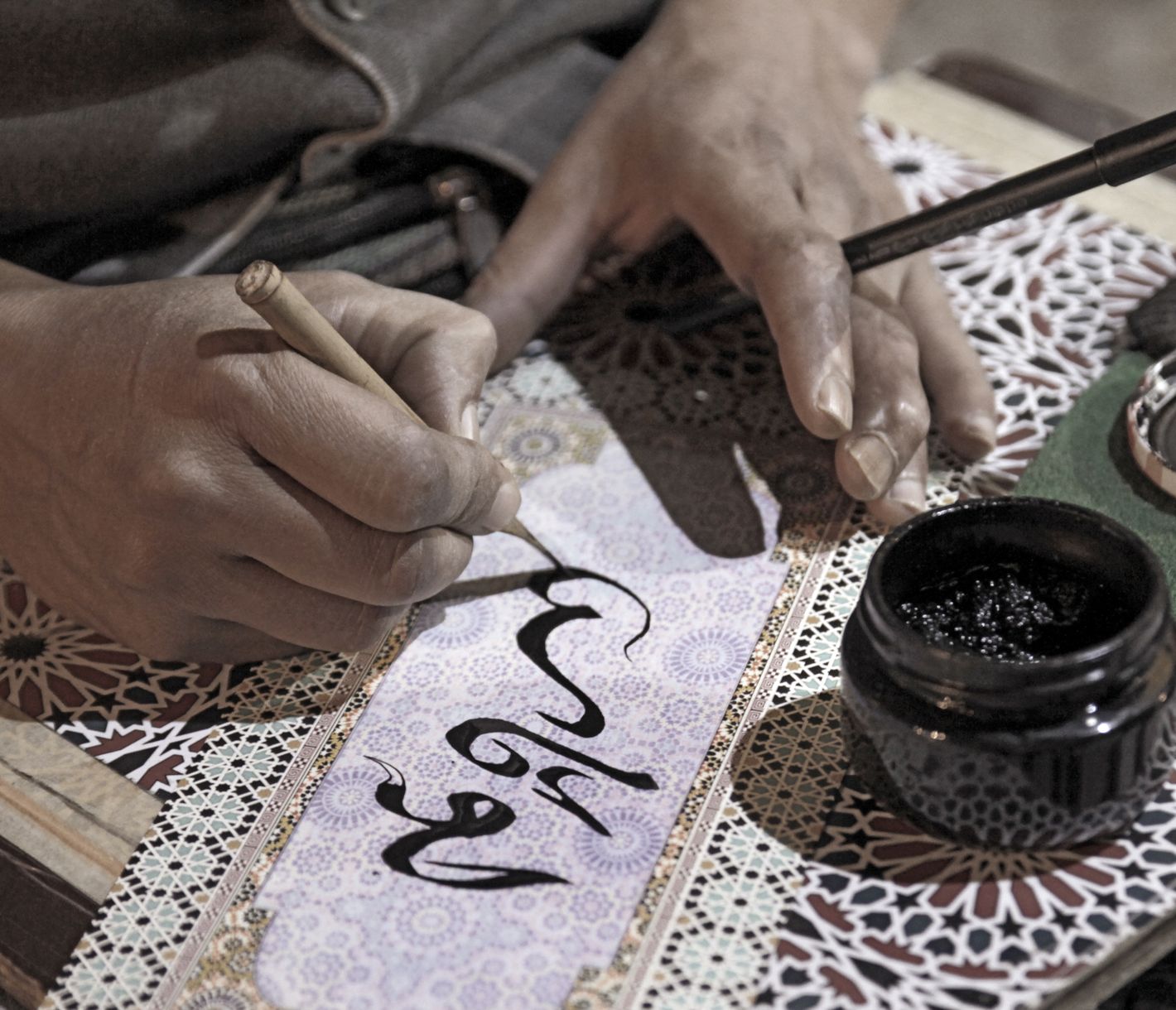 Arabische Kalligrafie – Kunstvolles Schreiben in den Emiraten