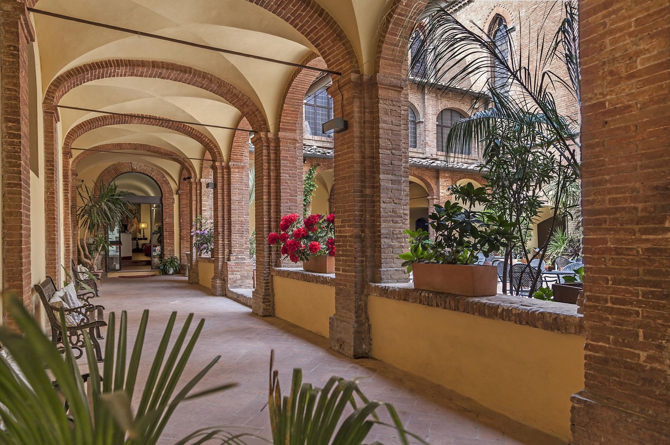 Il Chiostro del Carmine