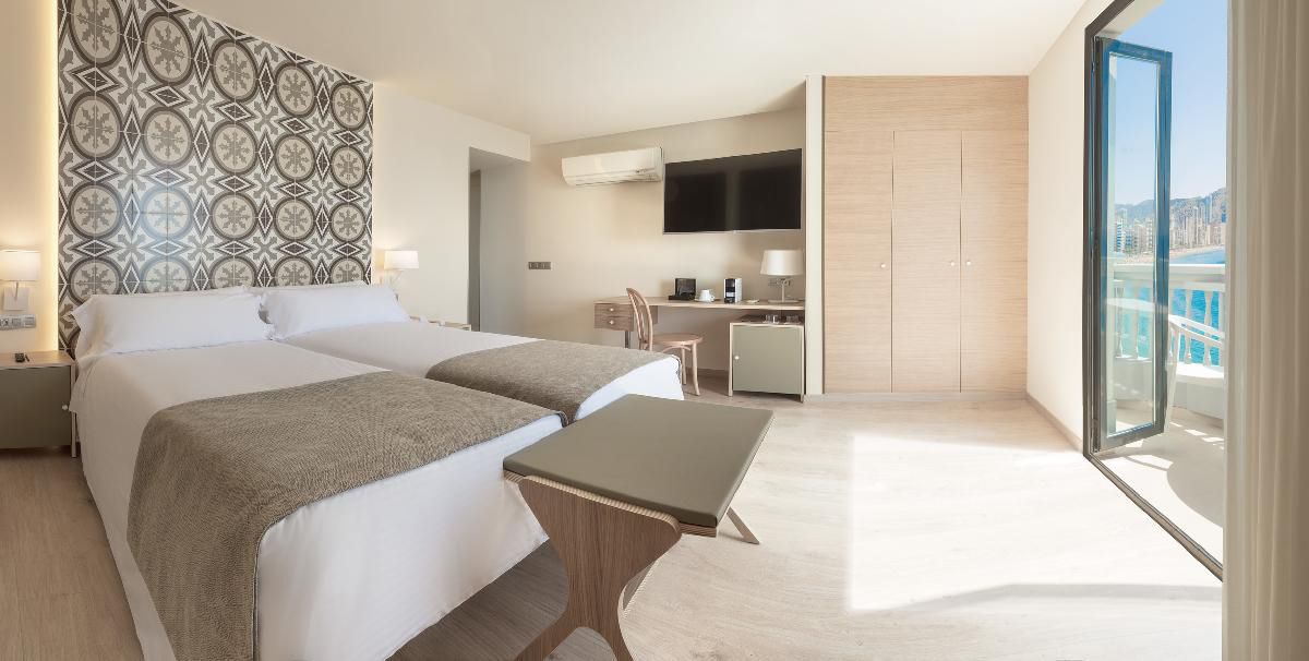 Doppelzimmer Meerblick mit Balkon