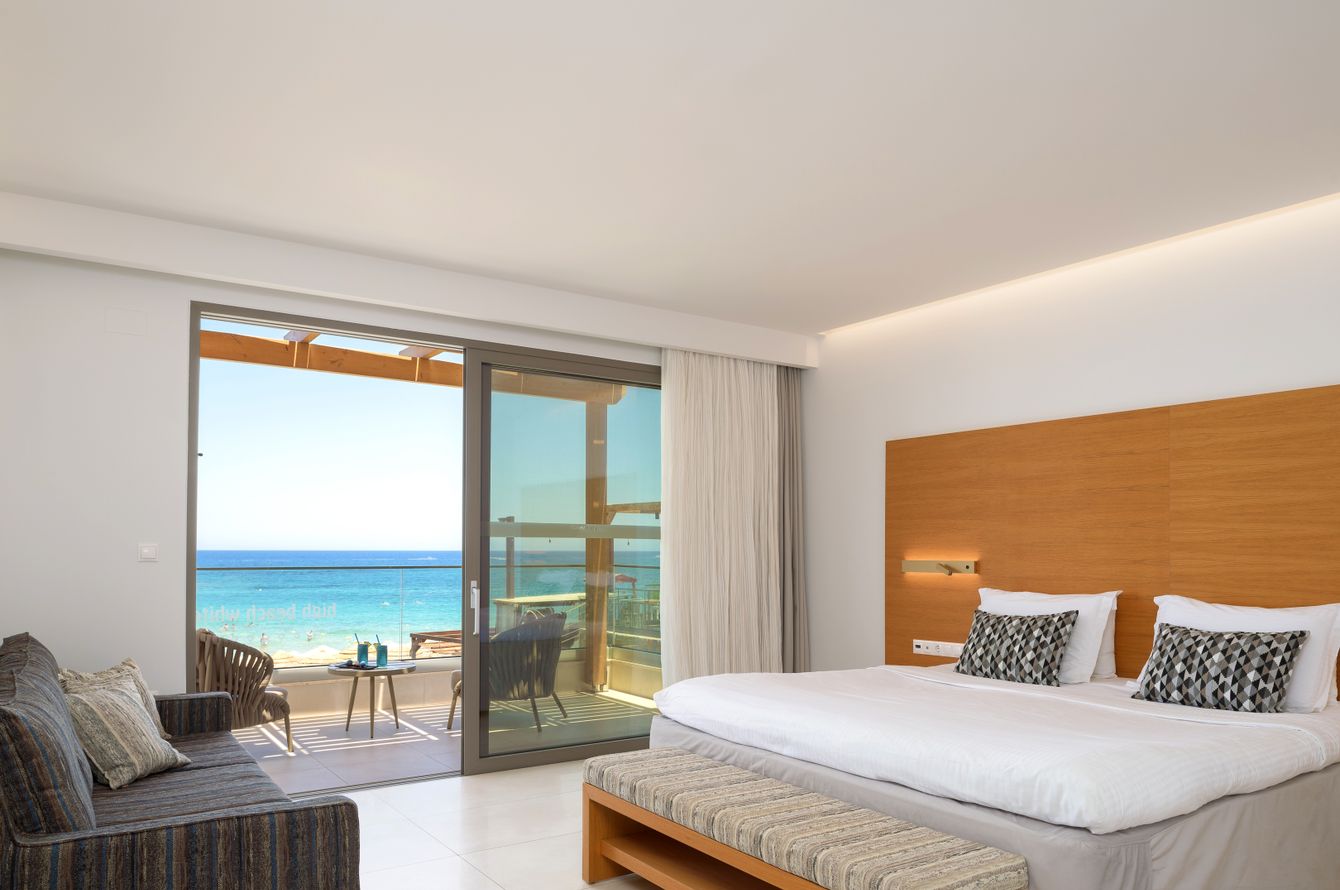 Suite White Pearl Beachfront
