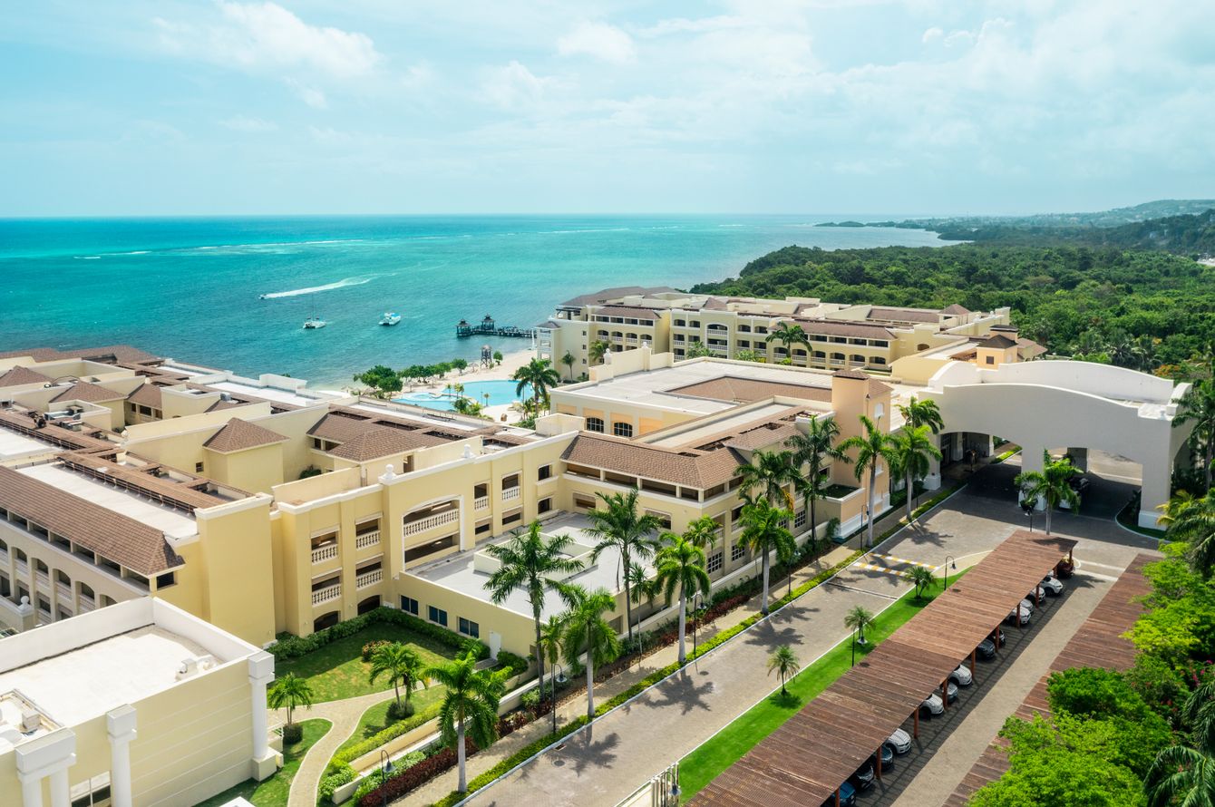 Iberostar Waves Rose Hall Beach