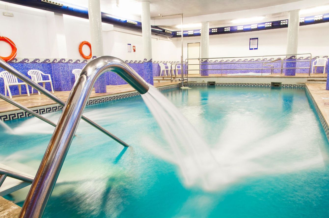 Piscine intérieure