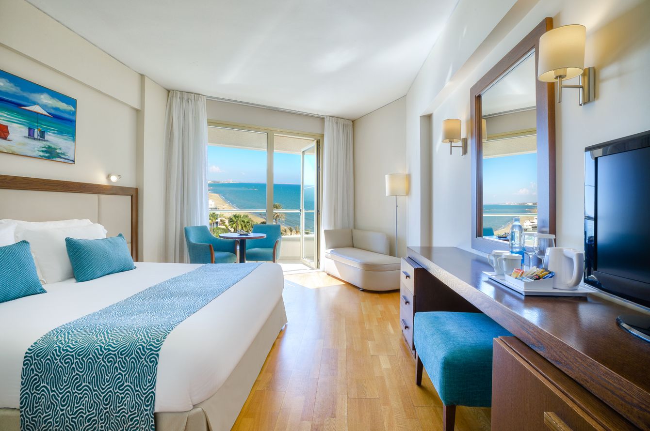 Chambre double vue mer latérale