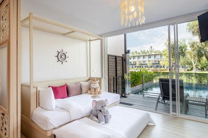 Junior Suite Pool Access