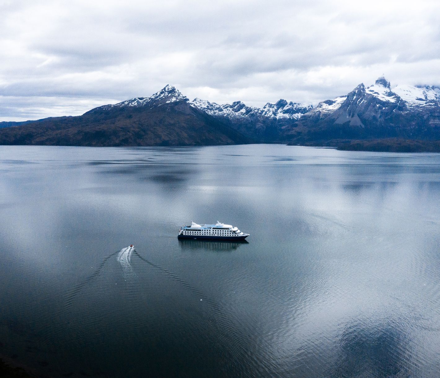 Fernab der Zivilisation fahren die Schiffe auf dem Beagle-Kanal, der Magellanstrasse und rund ums Kap Hoorn.