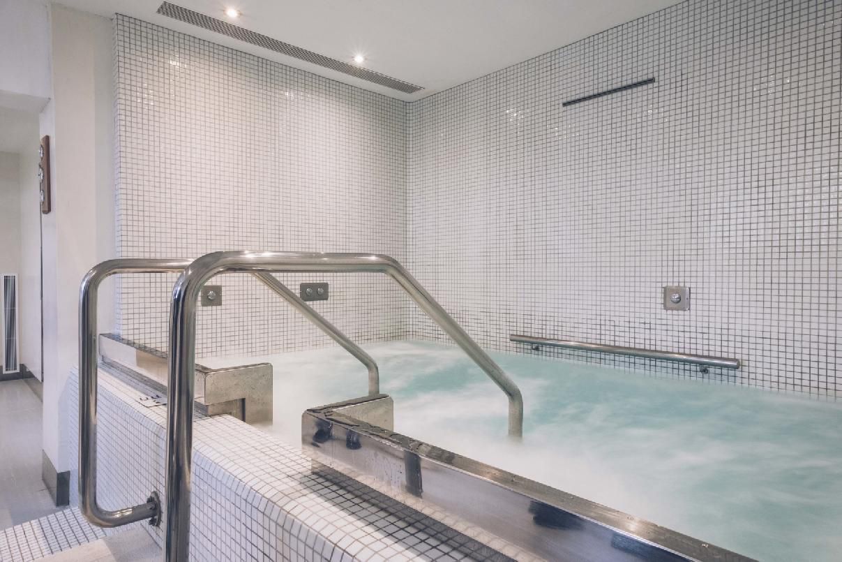 Piscine intérieure