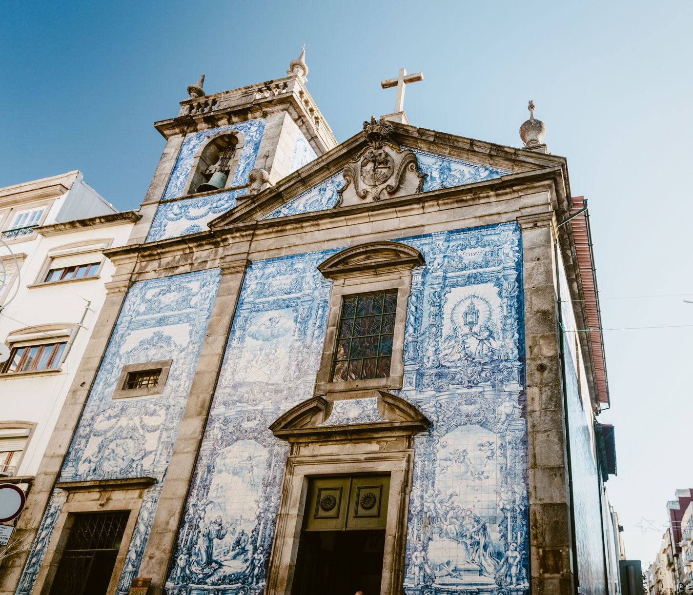 Azulejos-Kunst: Die Igreja do Carmo in Porto