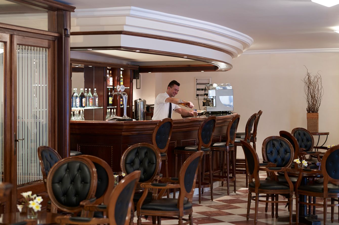 Bar