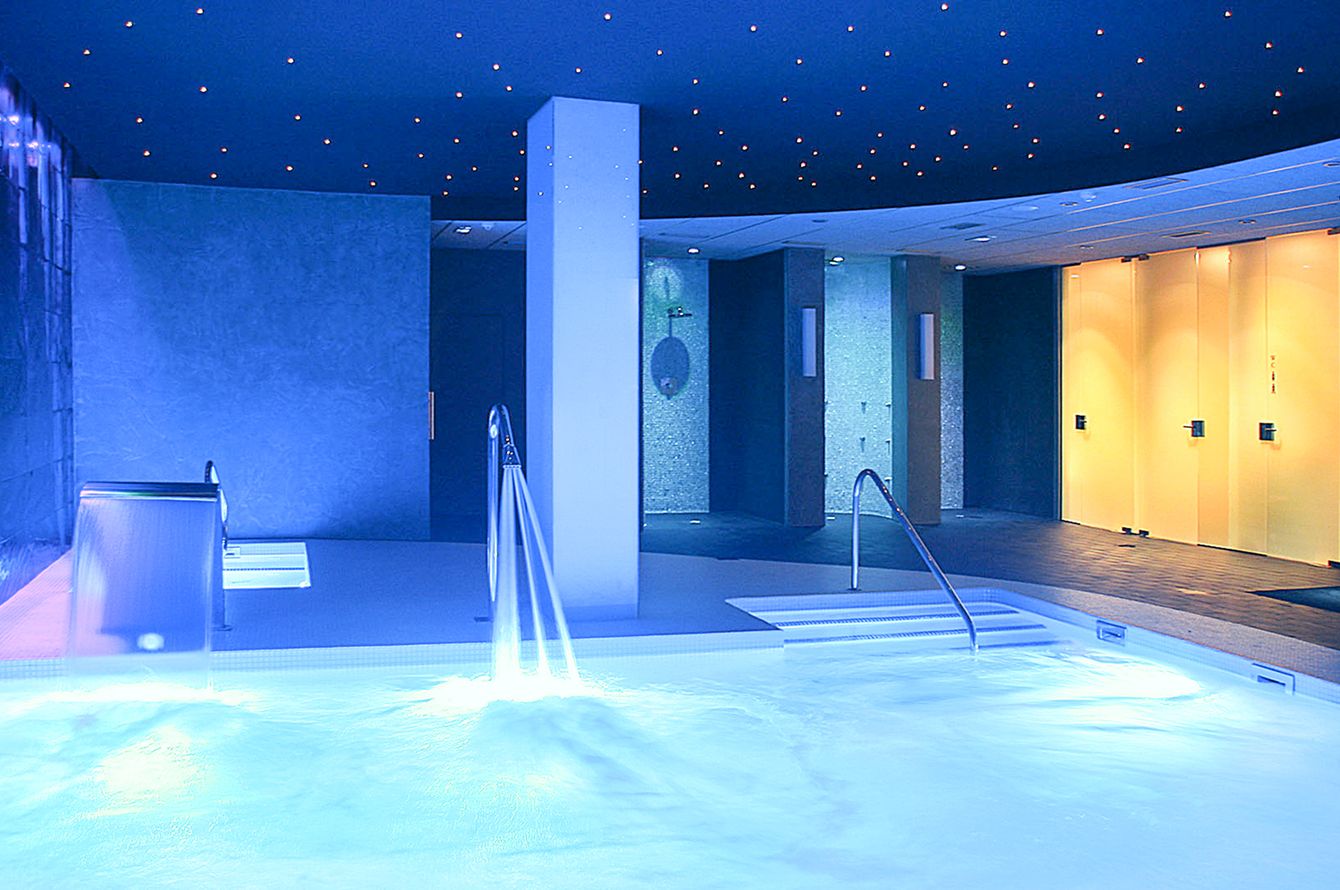 Piscine intérieure