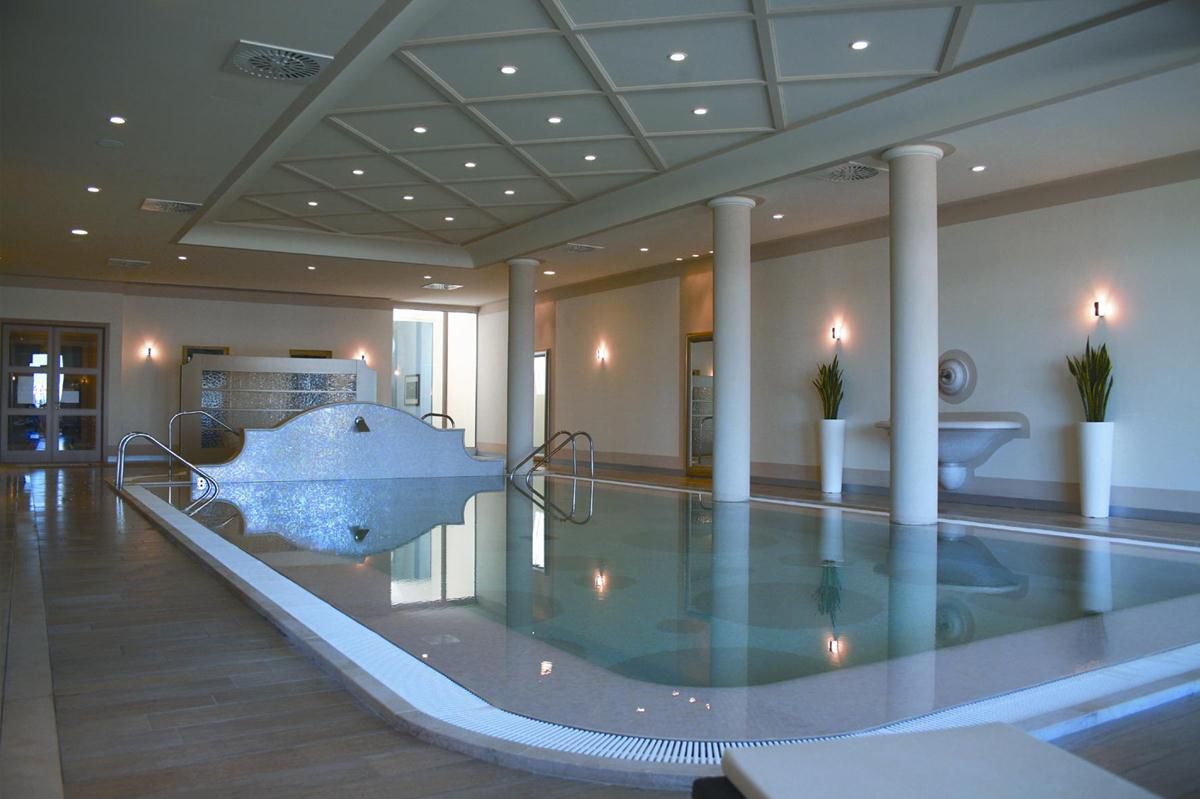 Piscine intérieure