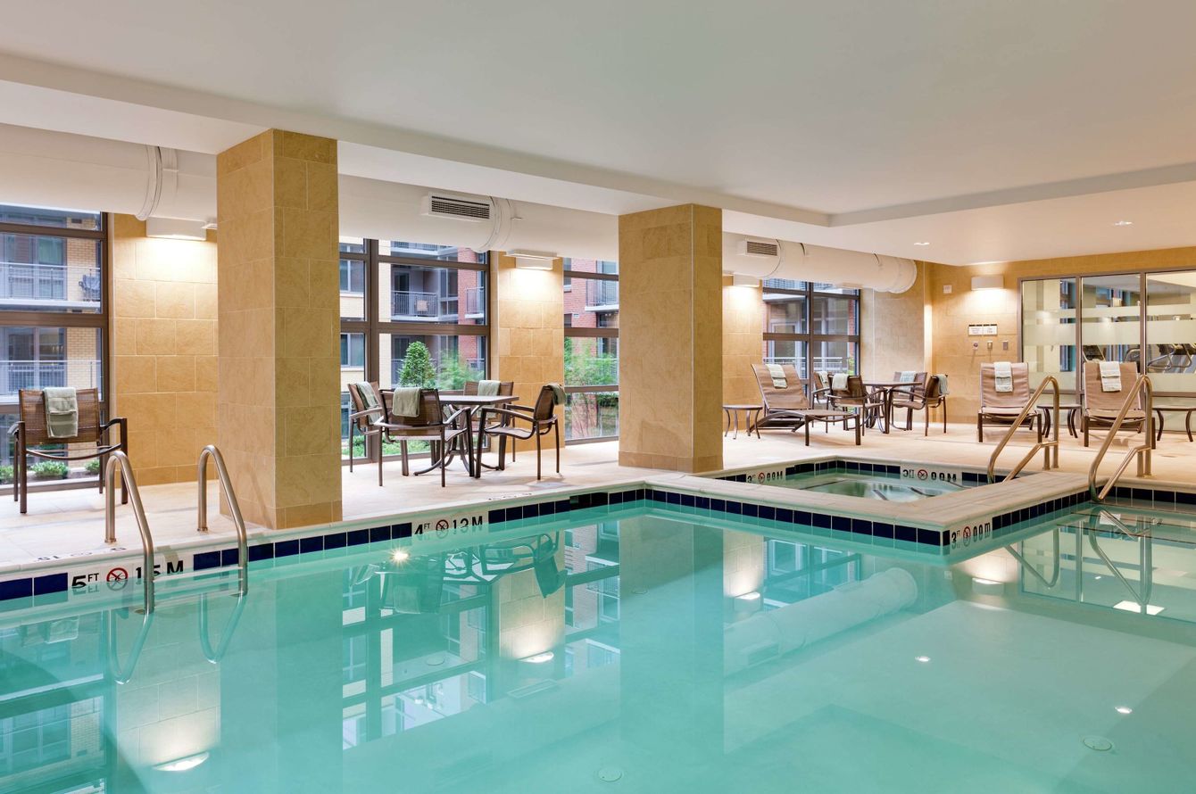 Piscine intérieure