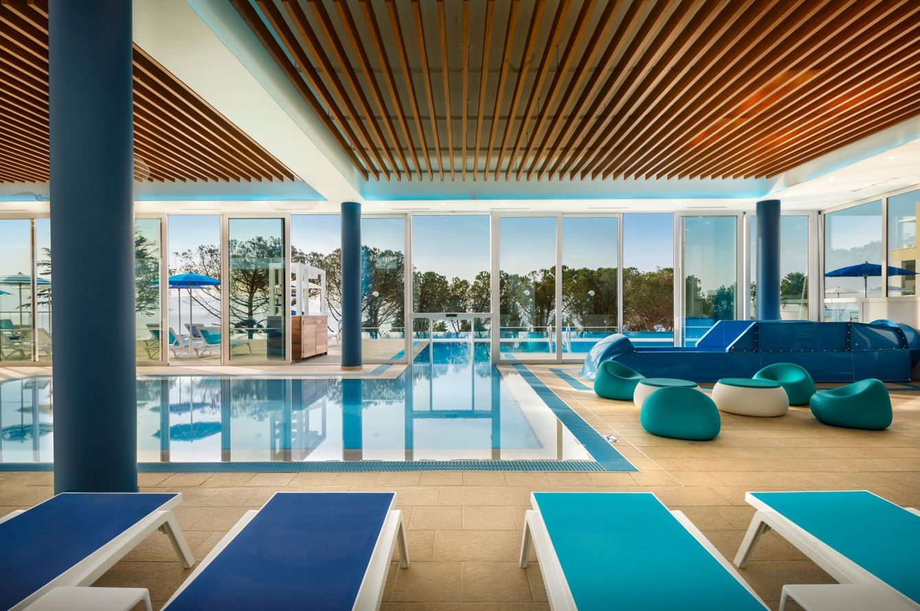 Piscine intérieure
