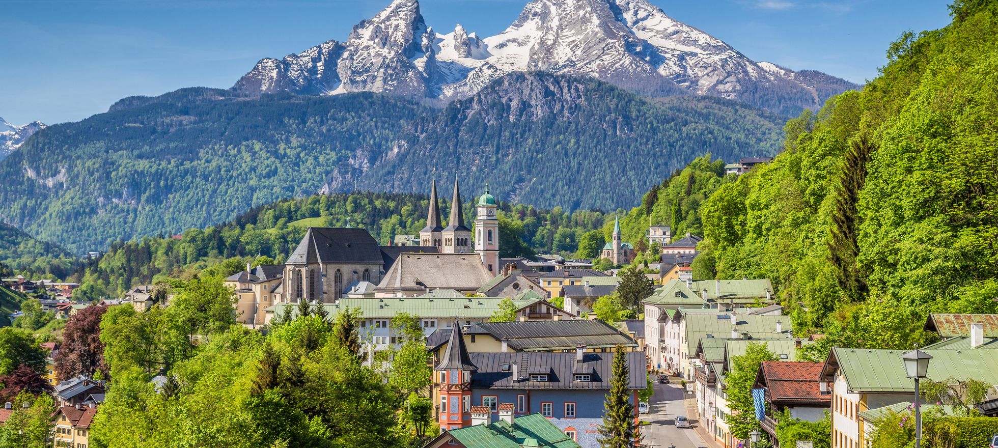 Blick auf Berchtesgaden mit dem Watzmann im Hintergrund.