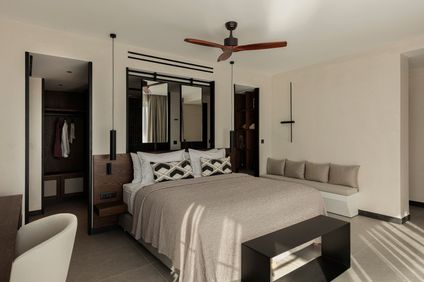 Island Swim-up Suite