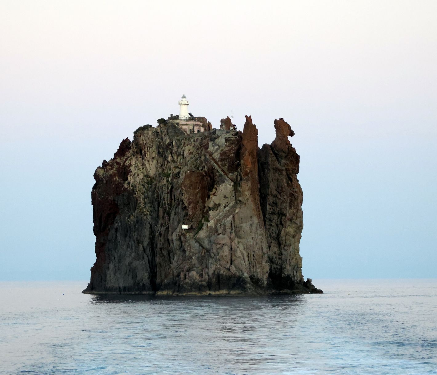 Strombolicchio – die kleine Schwester des Stromboli