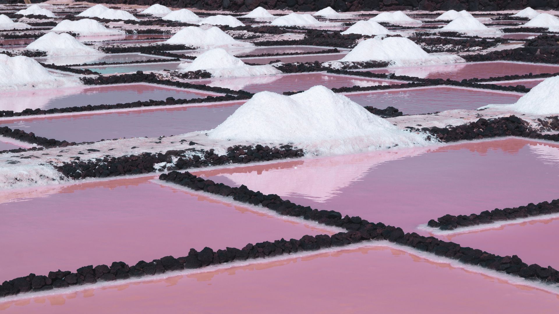 Wandertipp: vom San-Antonio-Vulkan zum Volcanes de Teneguia mit dem Ziel Salinas de Fuencaliente