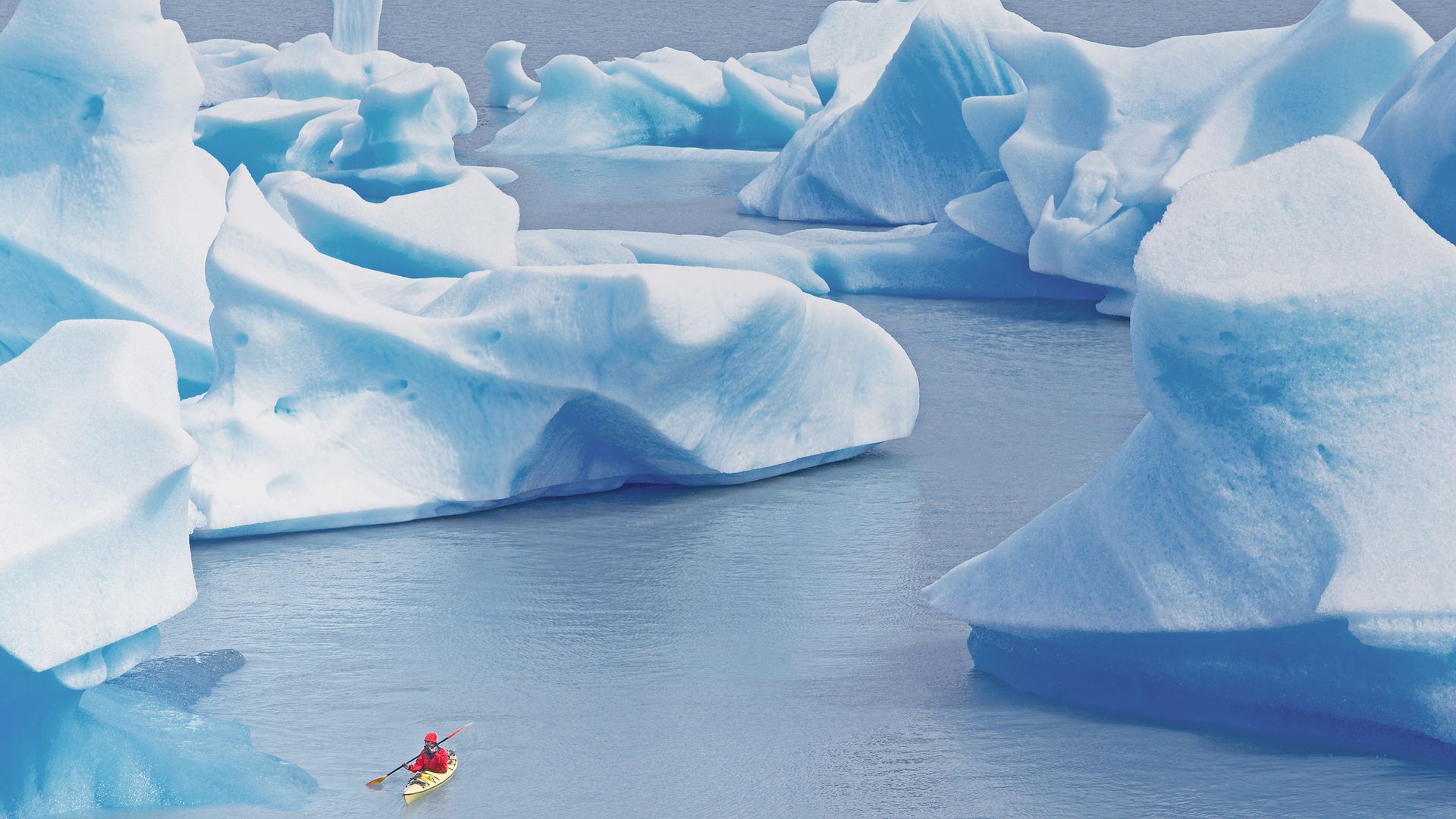 Durch Eisberge paddeln
