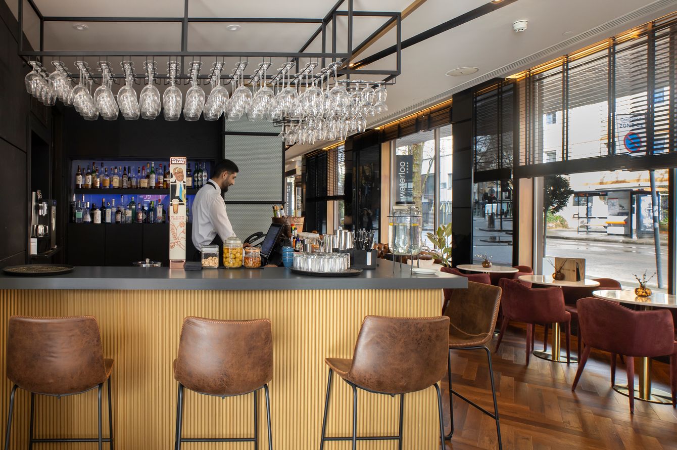 Bar