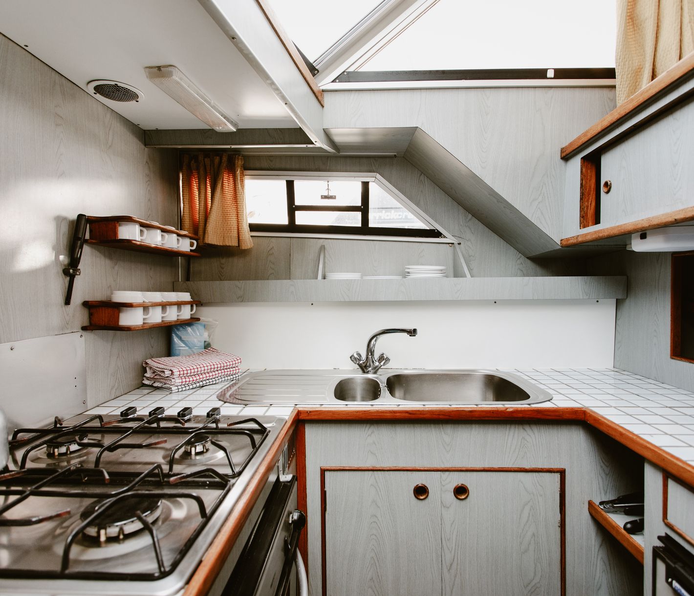 Voll ausgestattete Küche