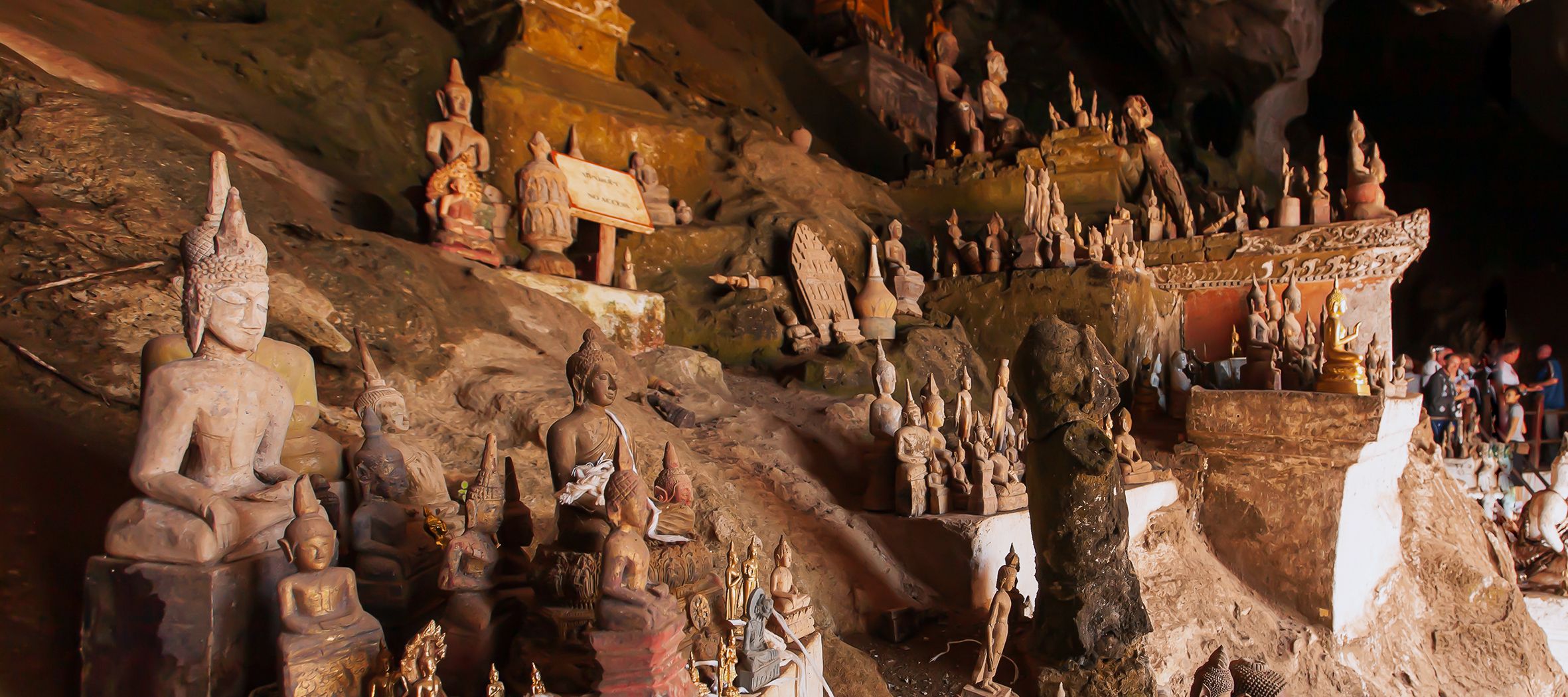 Les deux grottes de Pak Ou, dans le nord du Laos, sont mystiques et légendaires.