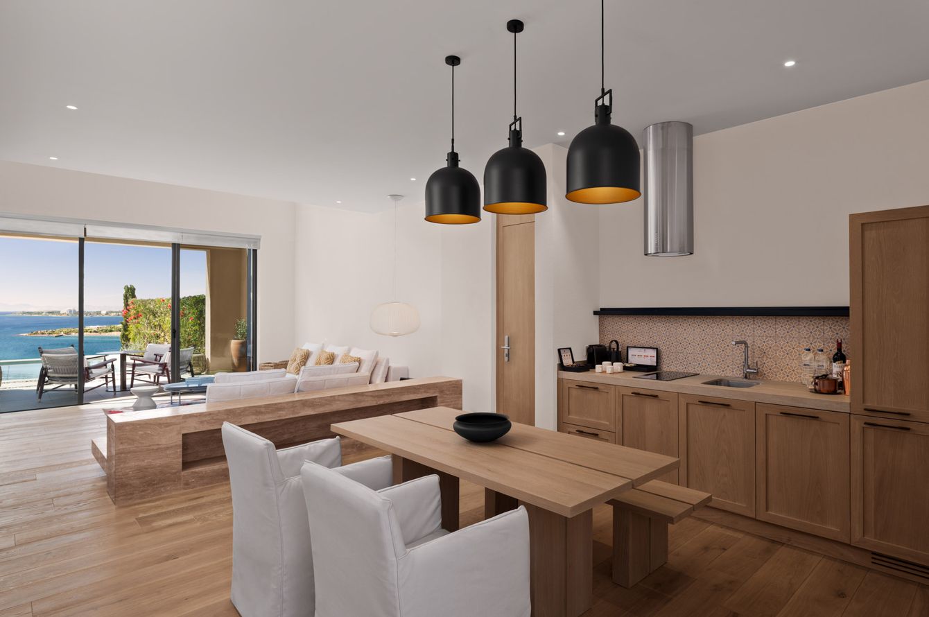 Adult Priene Loft
