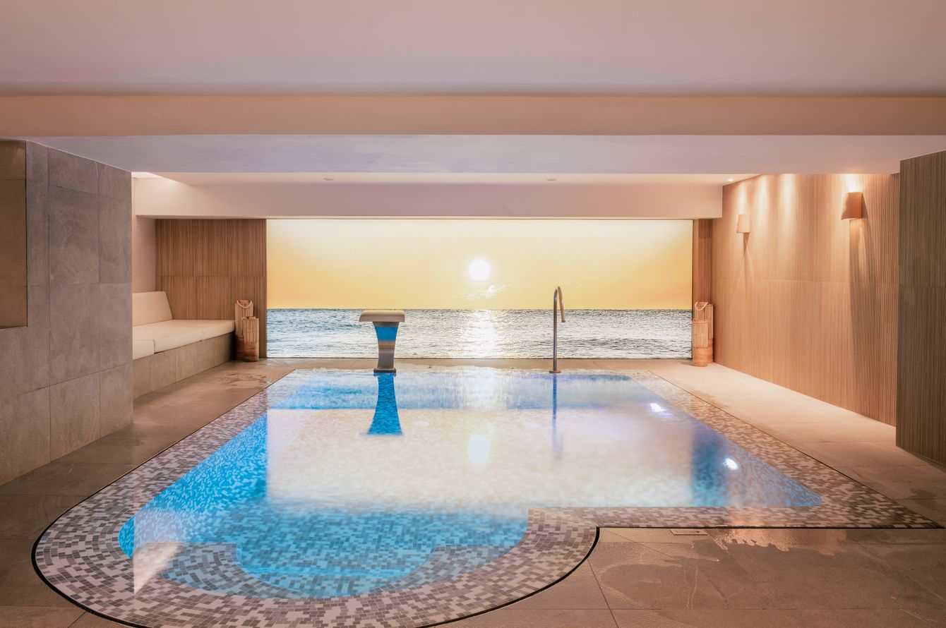 Piscine intérieure