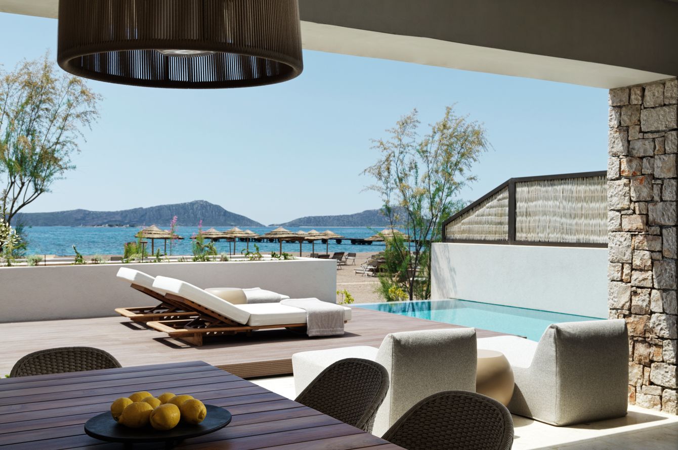 WOW Beachfront Suite