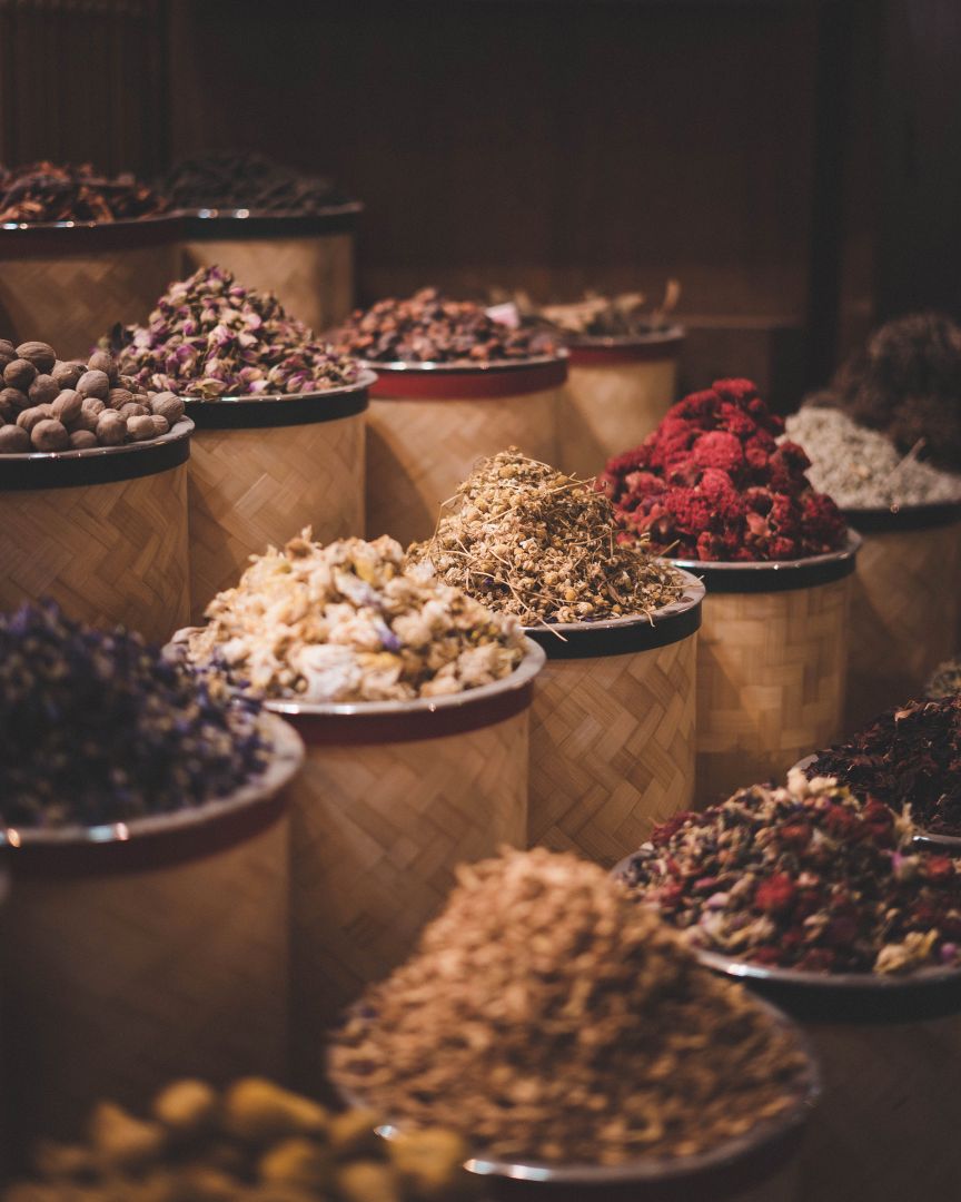 Gewürze, Nüsse und getrocknete Früchte säumen den Souk.