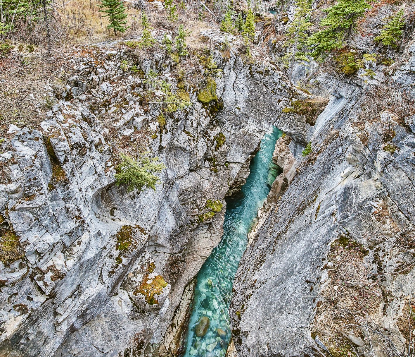 Das tiefblaue Wasser im Marble Canyon