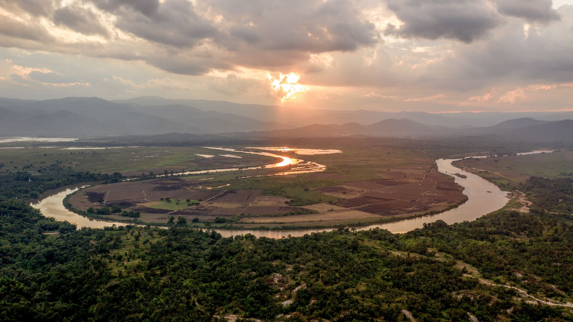 Der Ping-Fluss ist die Lebensader der Region.