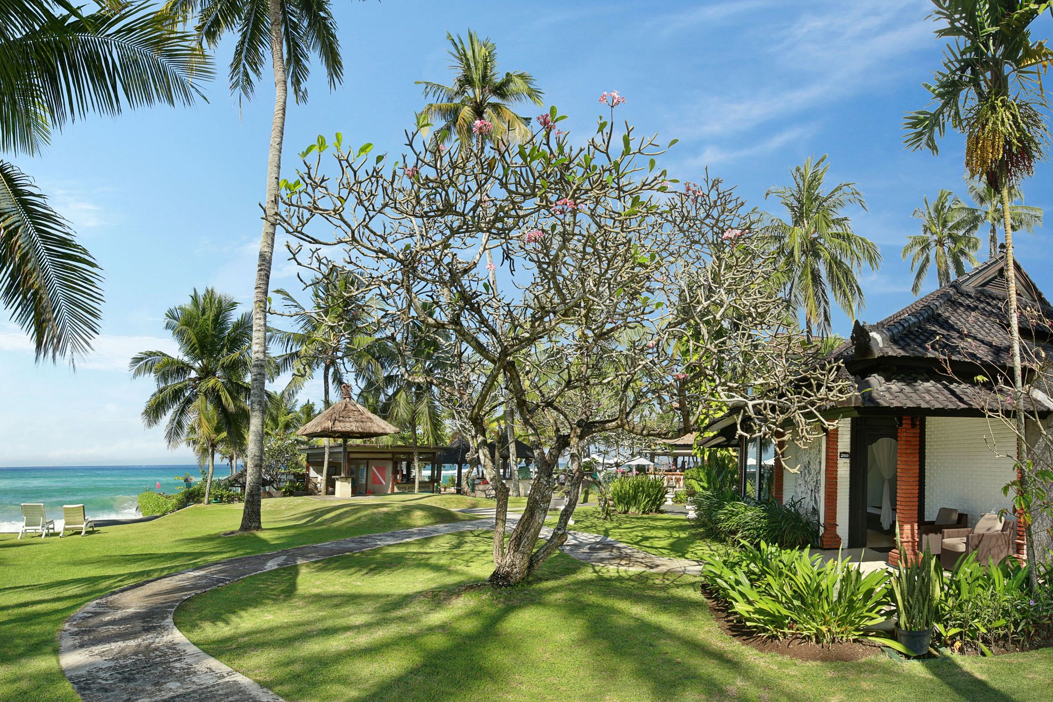 Deluxe Ocean Bungalows