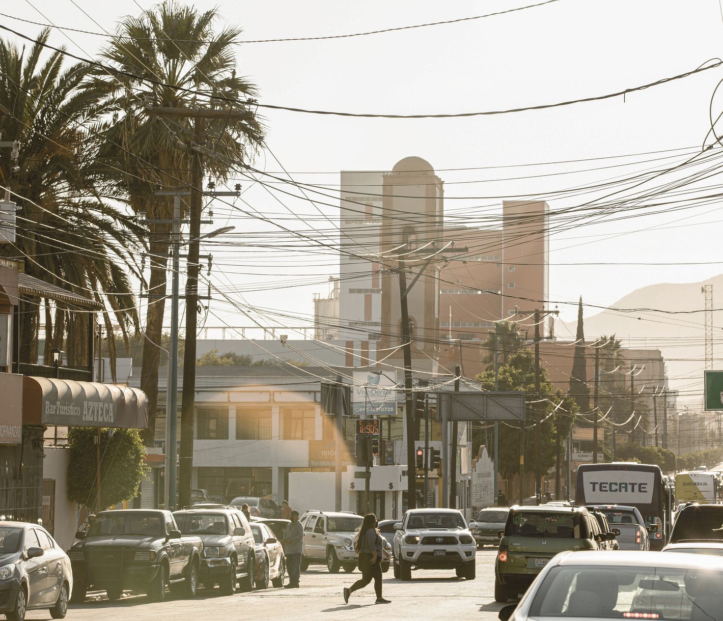 Verkehrschaos in der quirligen Kleinstadt Tecate im Norden der Baja
