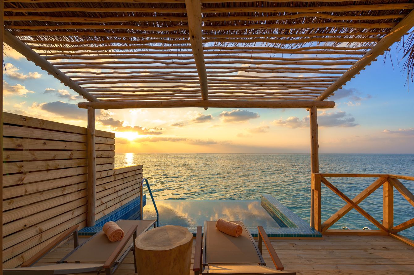 Dolphin Pool Villa