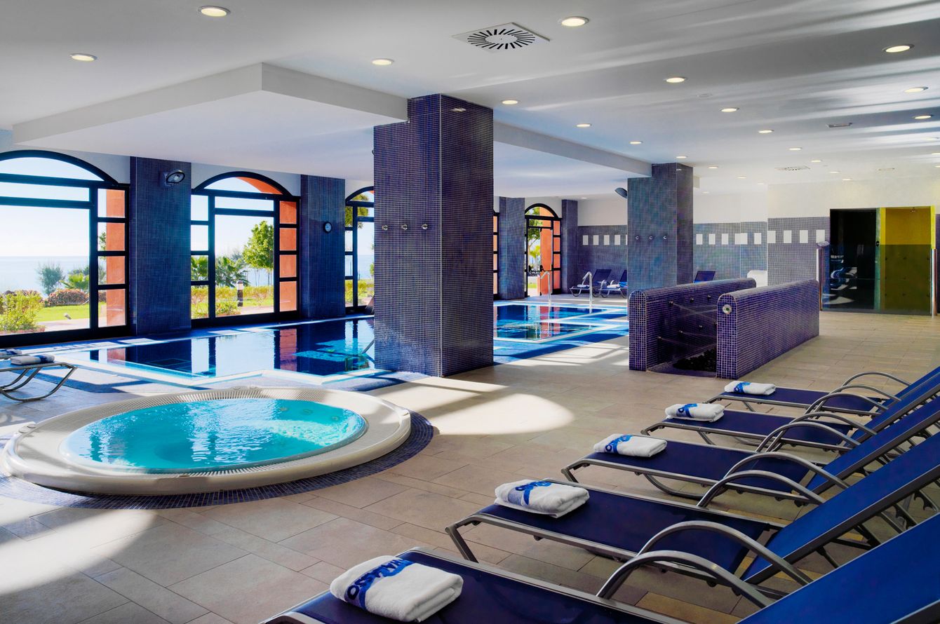Piscine intérieure