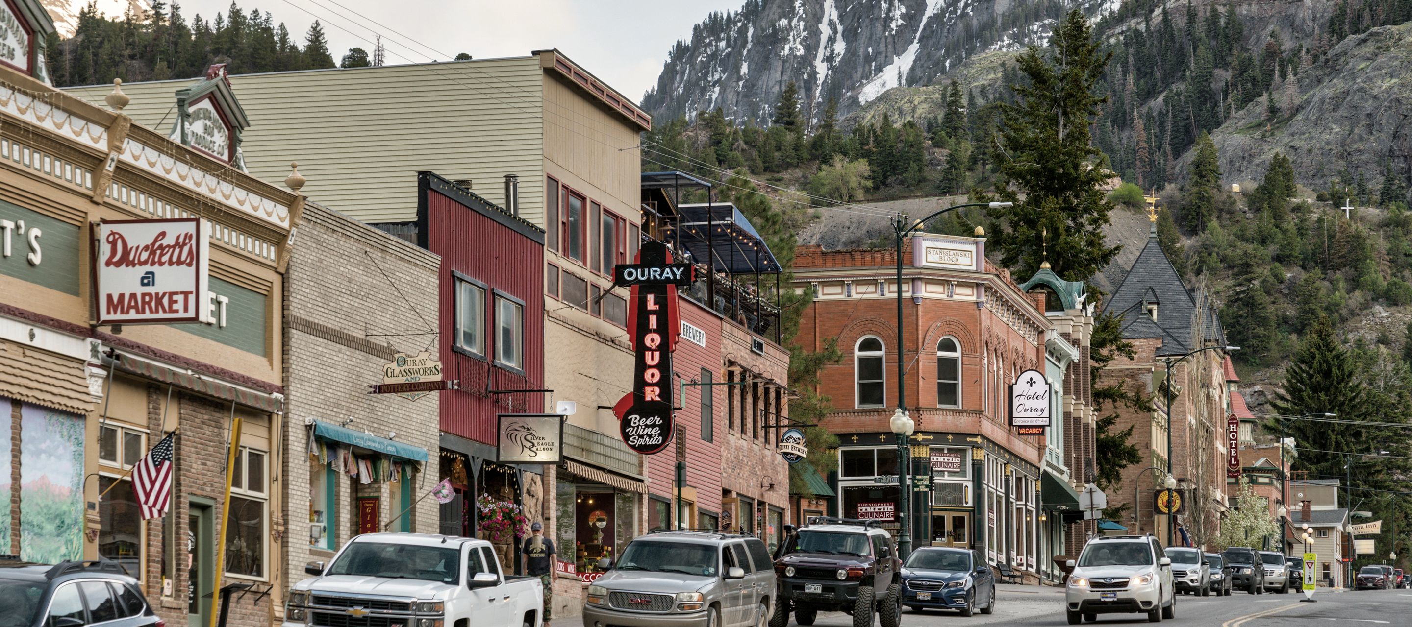 An der geschäftigen Main Street in Ouray Downtown ist immer etwas los.