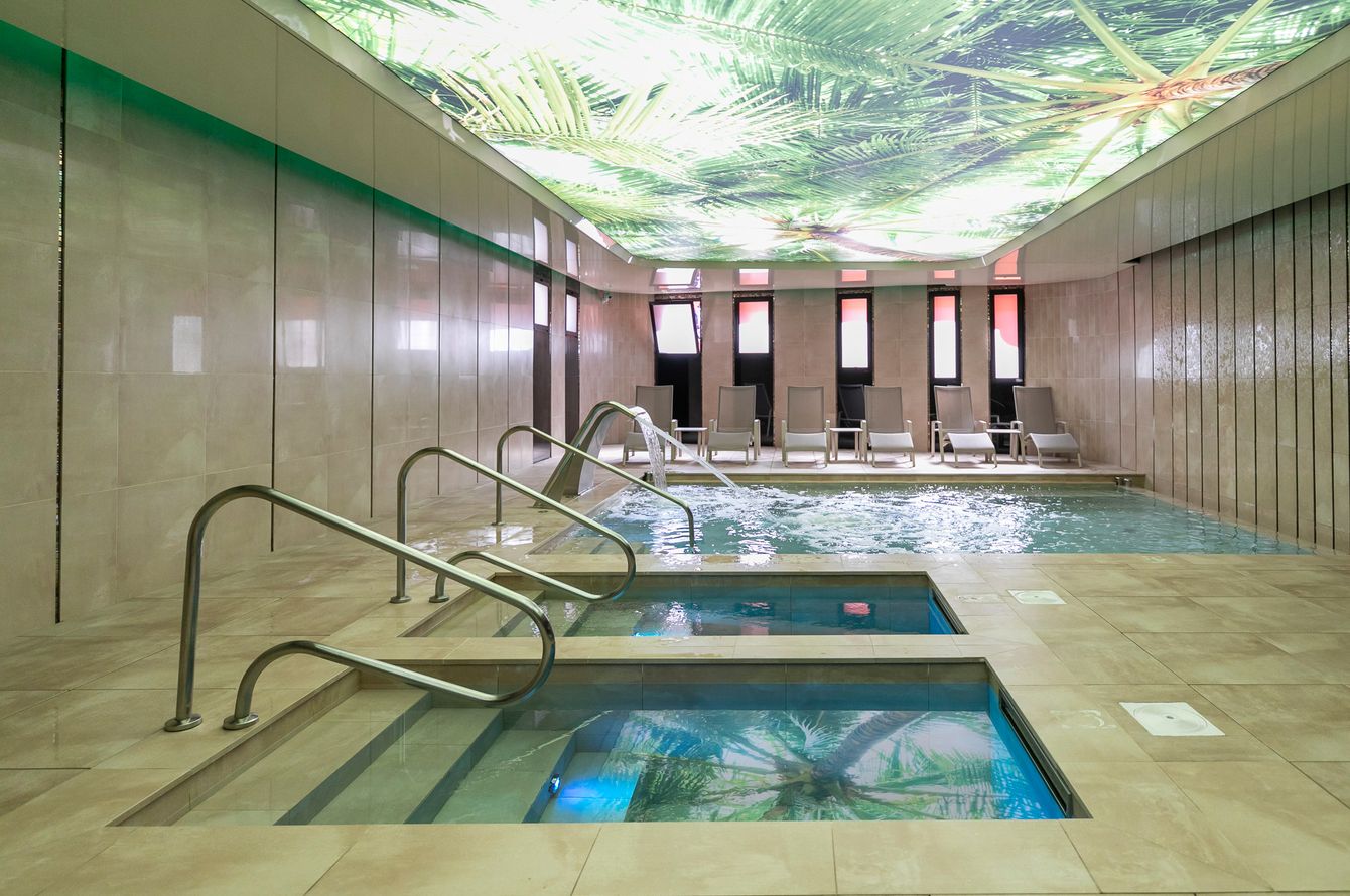 Piscine intérieure
