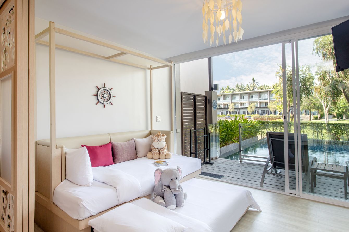Junior Suite Pool Access