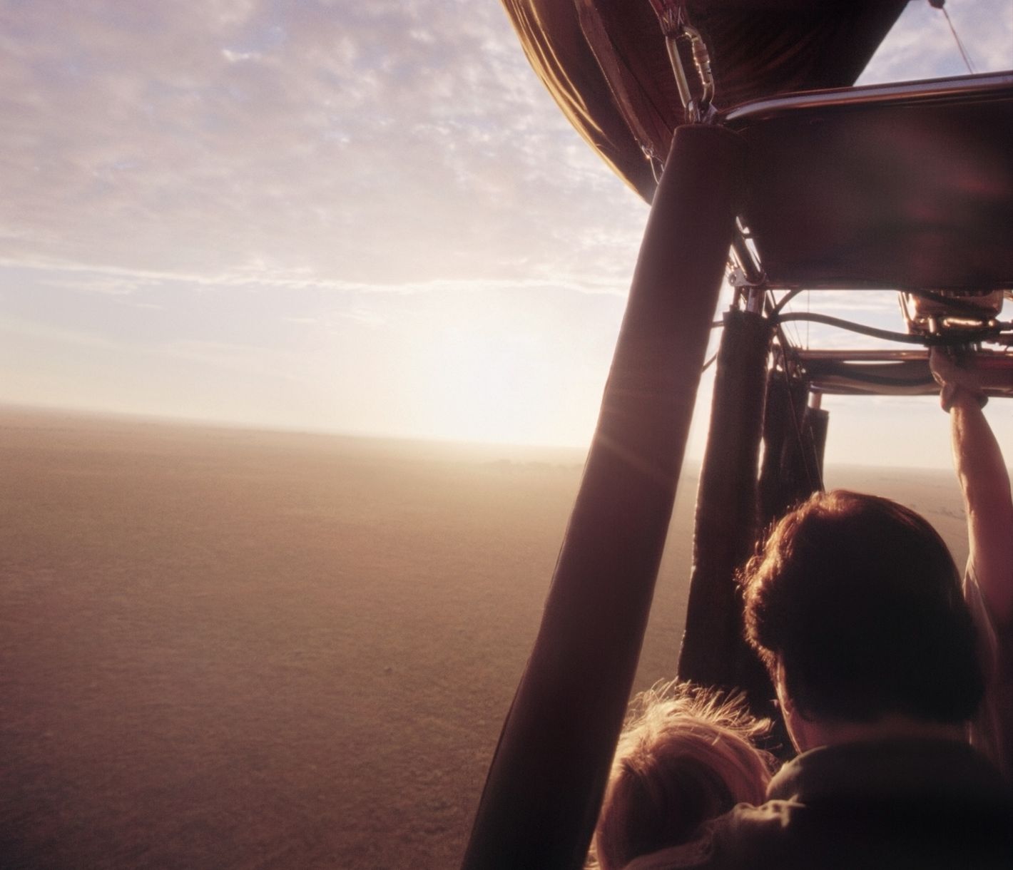 Ballonflug bei Sonnenaufgang über der Serengeti