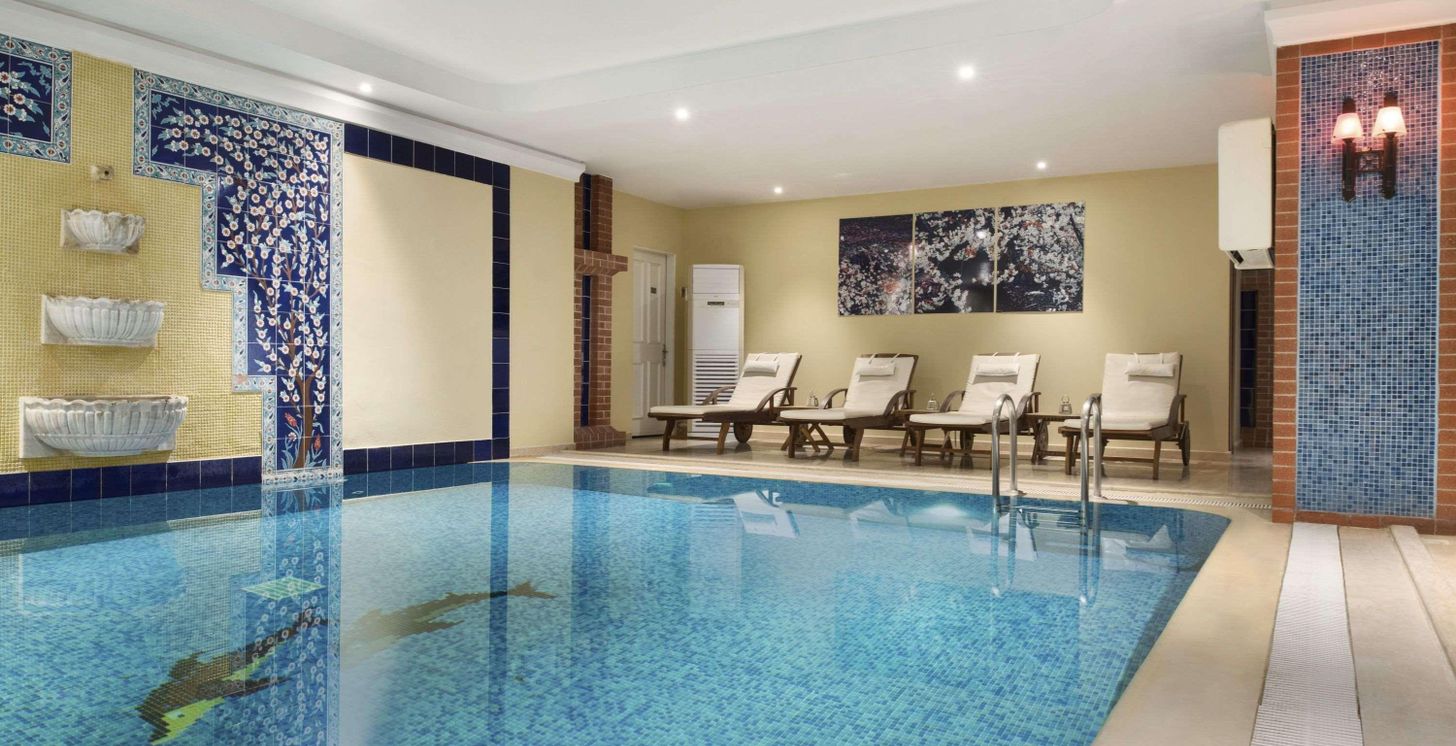 Piscine intérieure