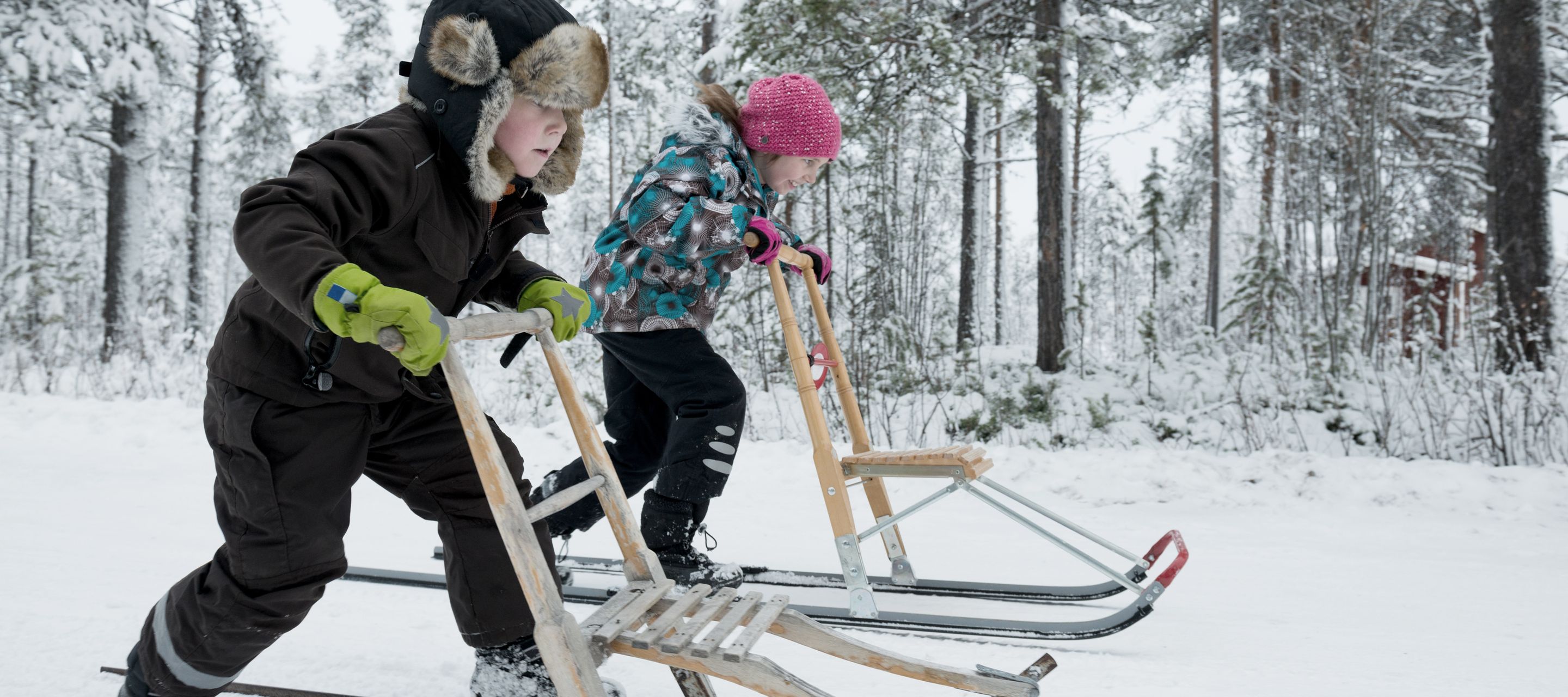 Mit dem Tretschlitten unterwegs wie die Einheimischen