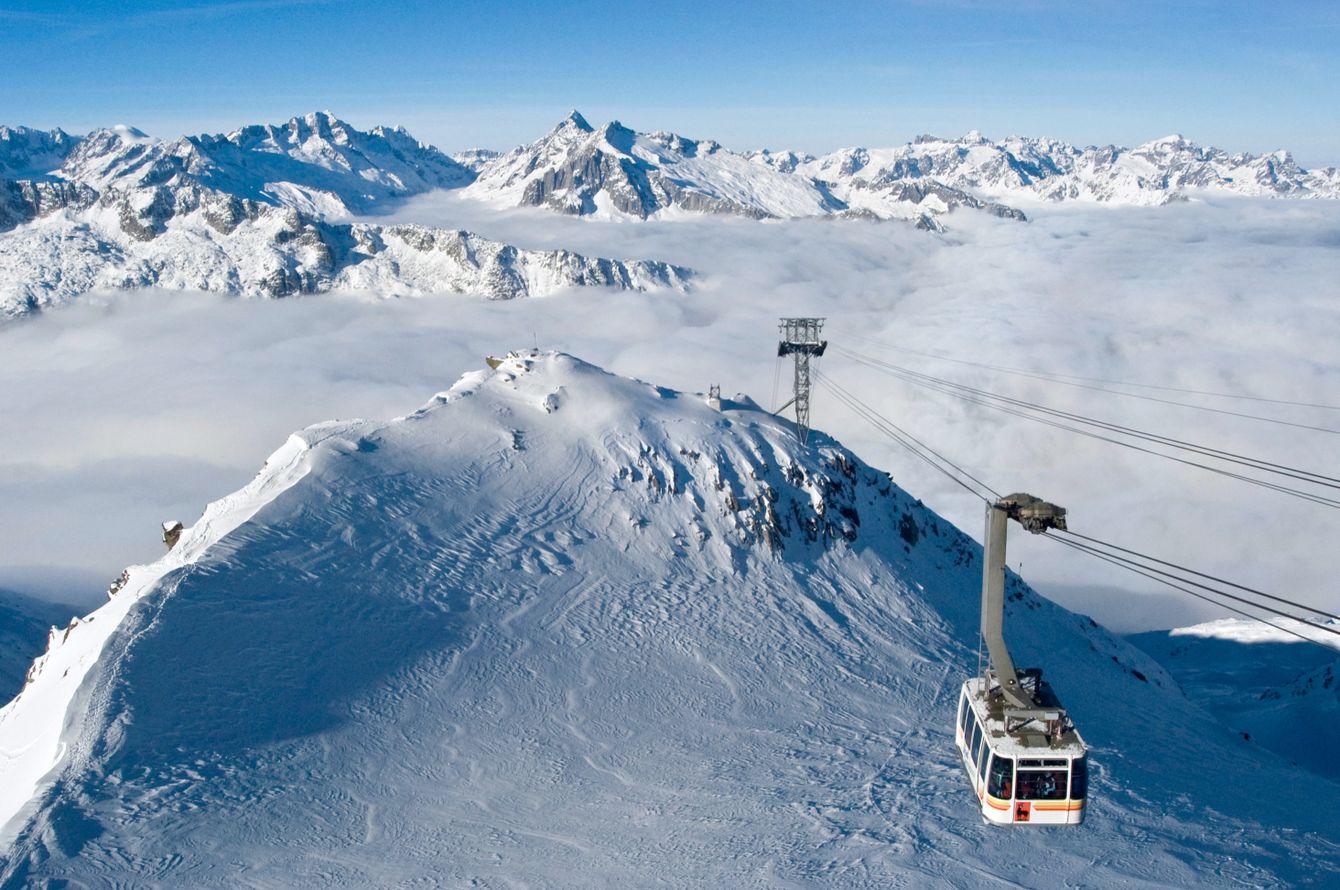 Téléphérique du Gemsstock dans le domaine skiable d’Andermatt