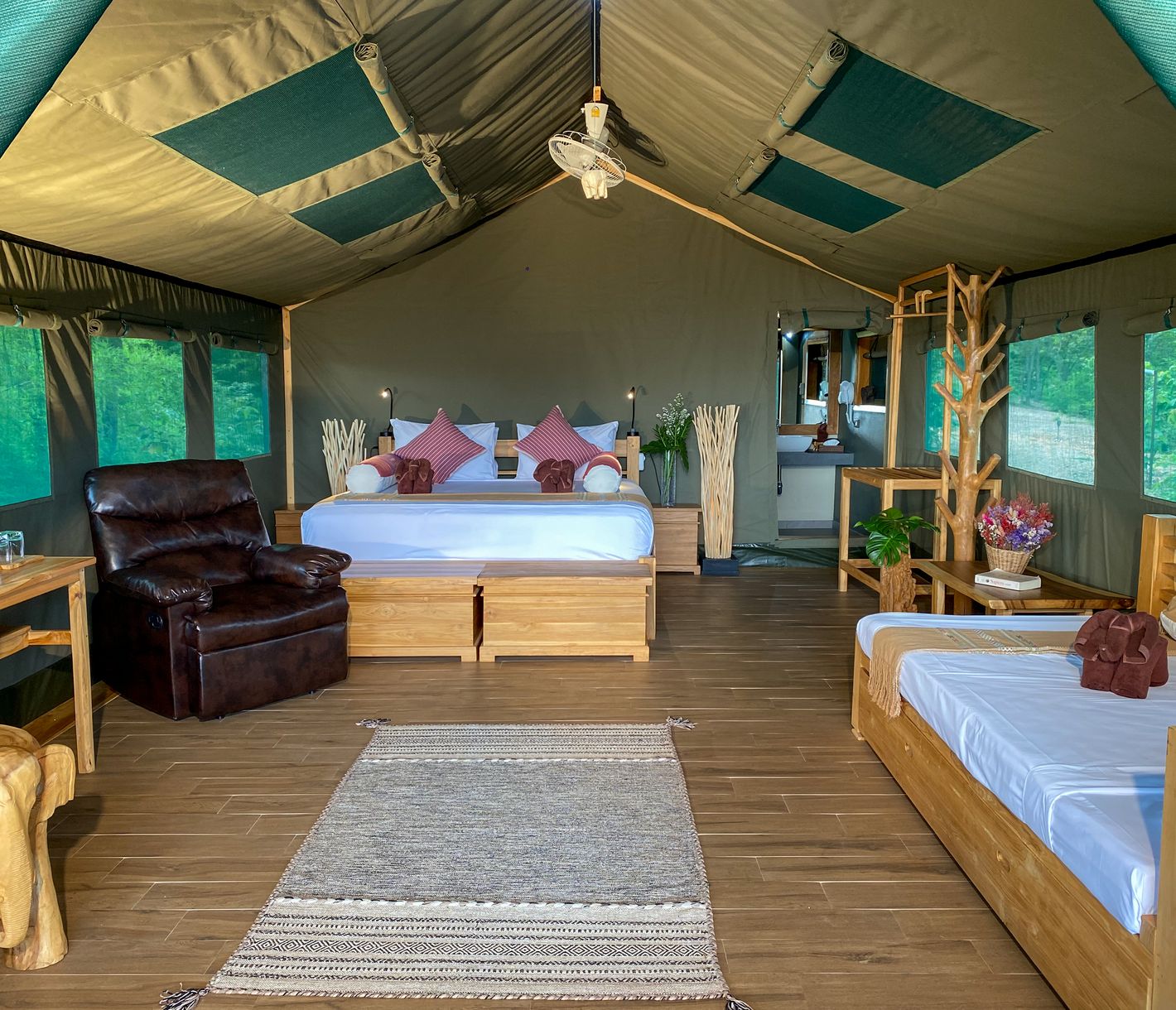 Innenansicht des luxuriösen Safarizelts