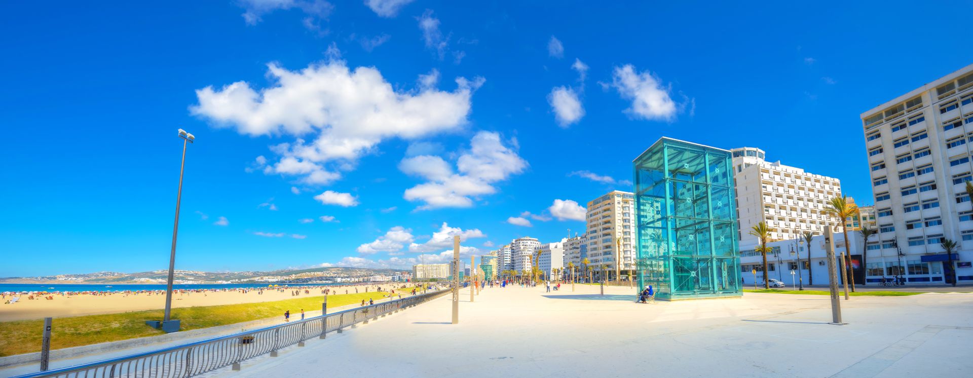 Stadt und Strand von Tanger